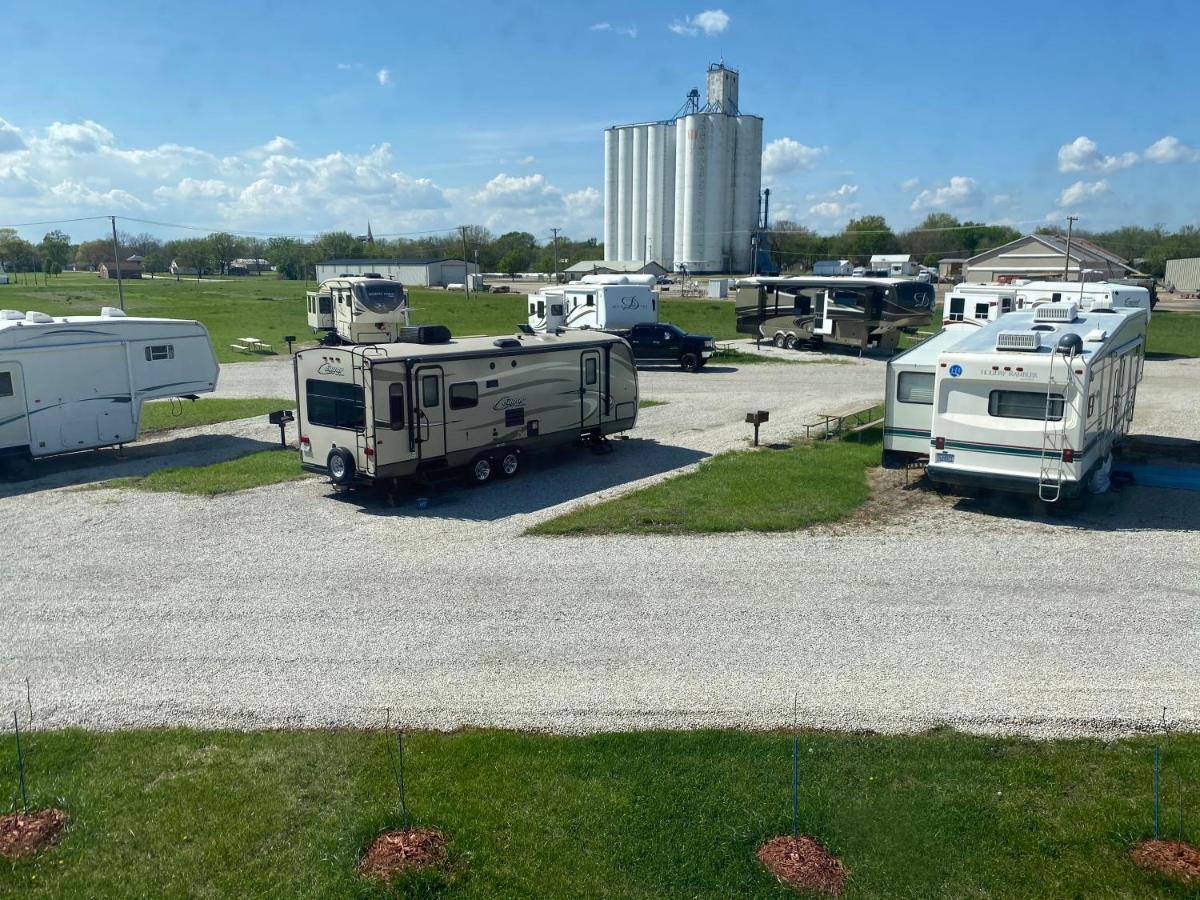 Garnett Hotel & Rv Park ภายนอก รูปภาพ